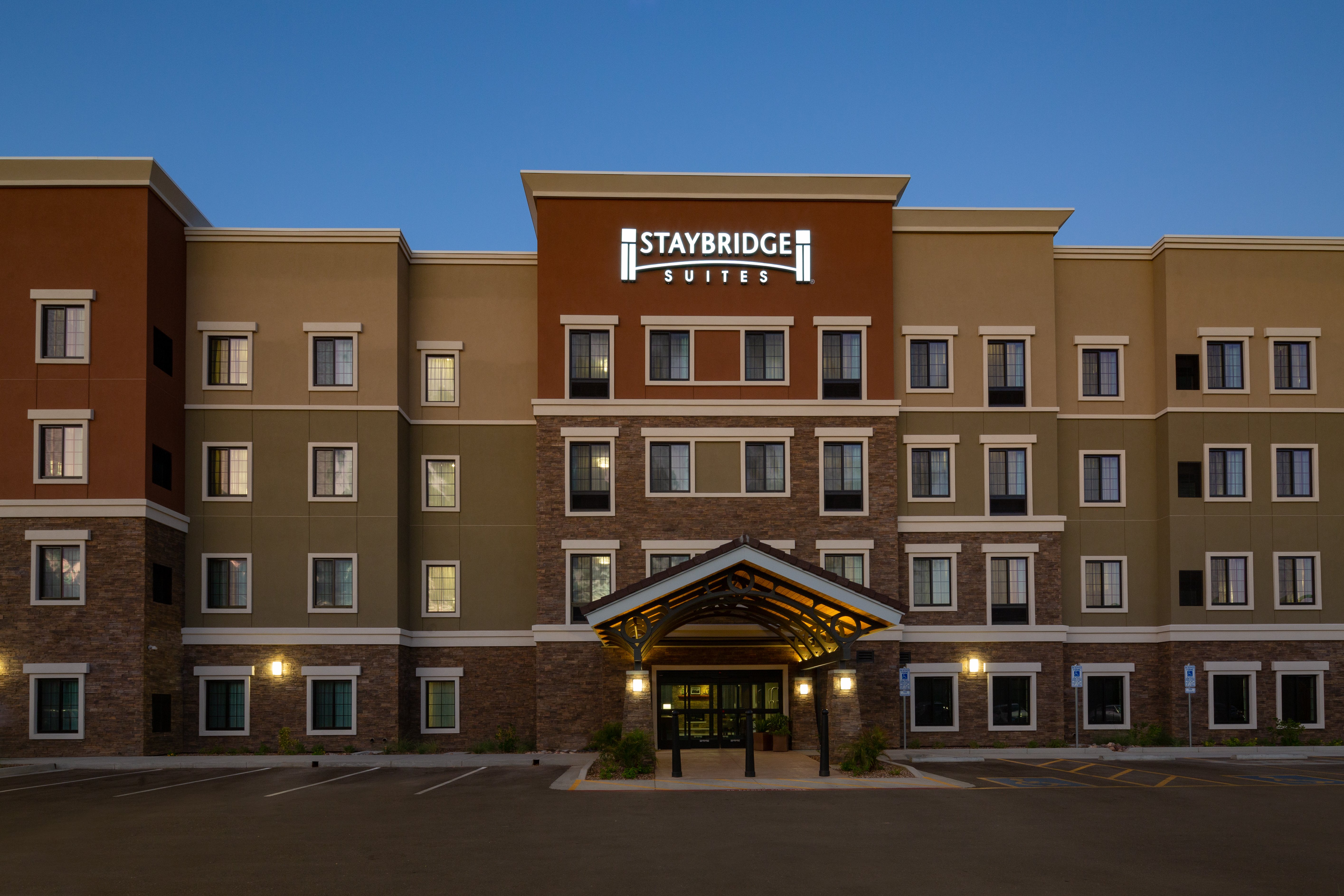 Staybridge Suites Phoenix Biltmore Area 2/56