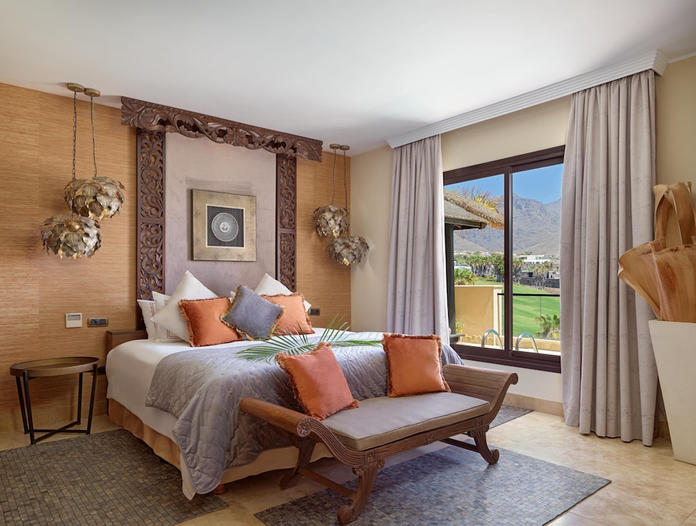 Royal Garden Villas & Spa 24/80