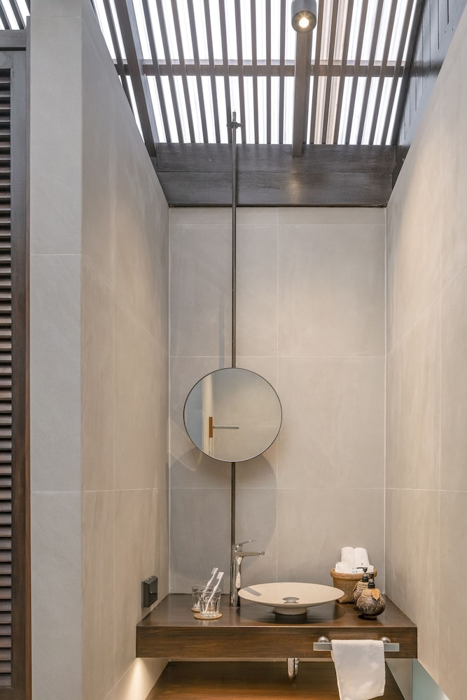 THE SPA RESORT 50/50