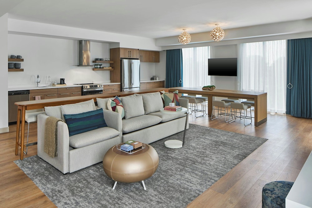 Element Atlanta Perimeter Center 25/50