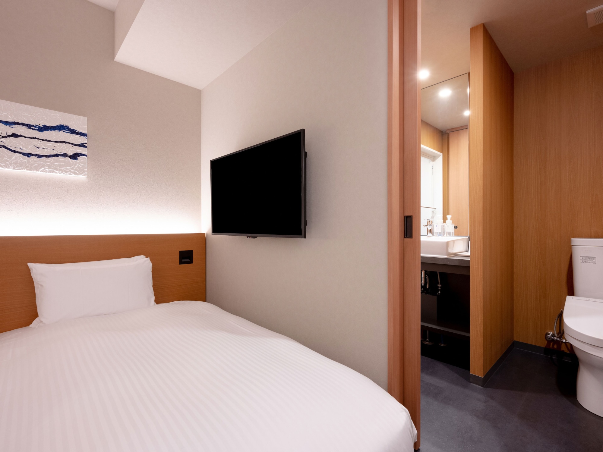 2 BEDROOMS, FAMILY SUITE