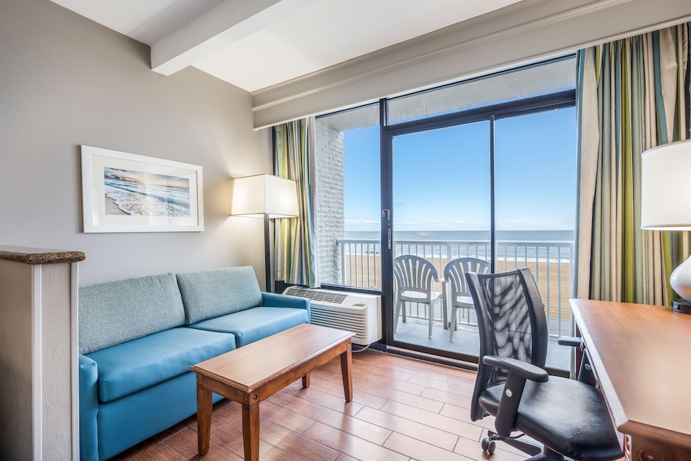 Country Inn & Suites by Radisson, Virginia Beach (Oceanfront) 25/35