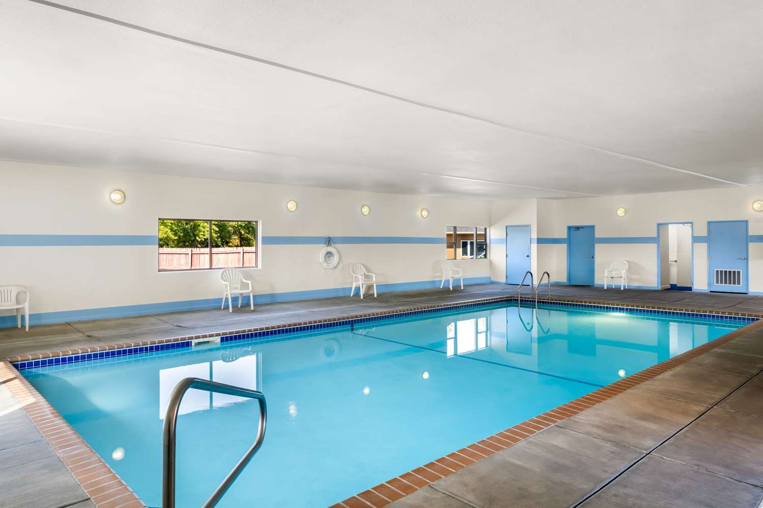 Econo Lodge Miles City I-94 14/25