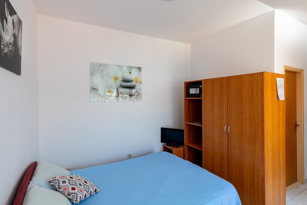 VILLA VALJALO 10/50