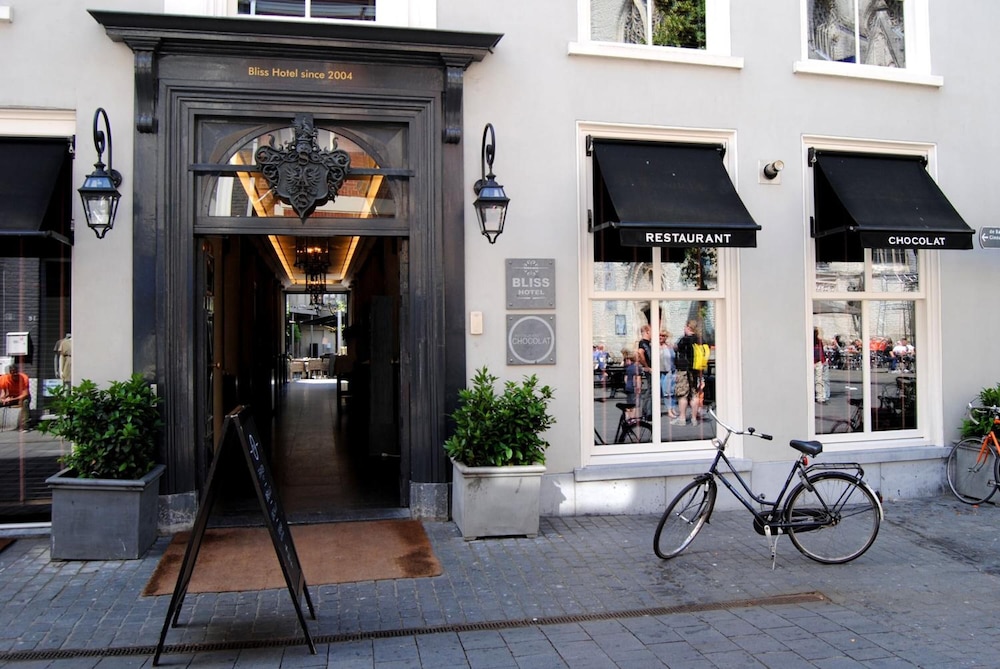 Bliss Boutique Hotel 1/47