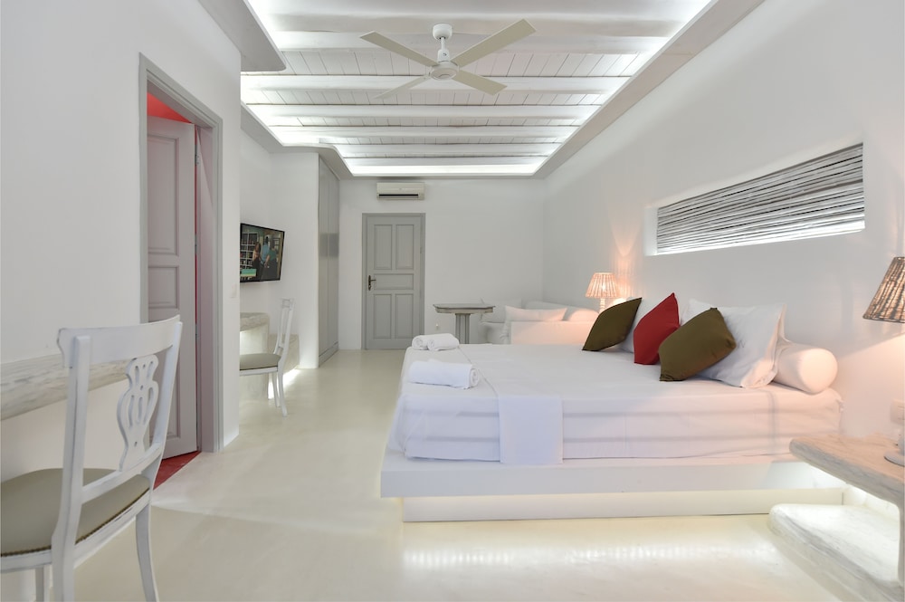 Zefi Hotel & Suites 17/75