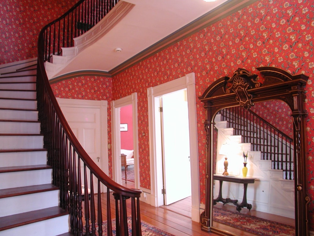 Delano Homestead Bed & Breakfast 3/64