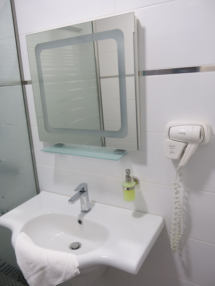 Albizia Hotel 33/34