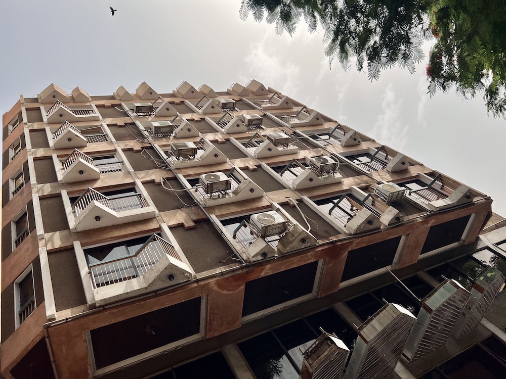 Santana Hotel 2/50
