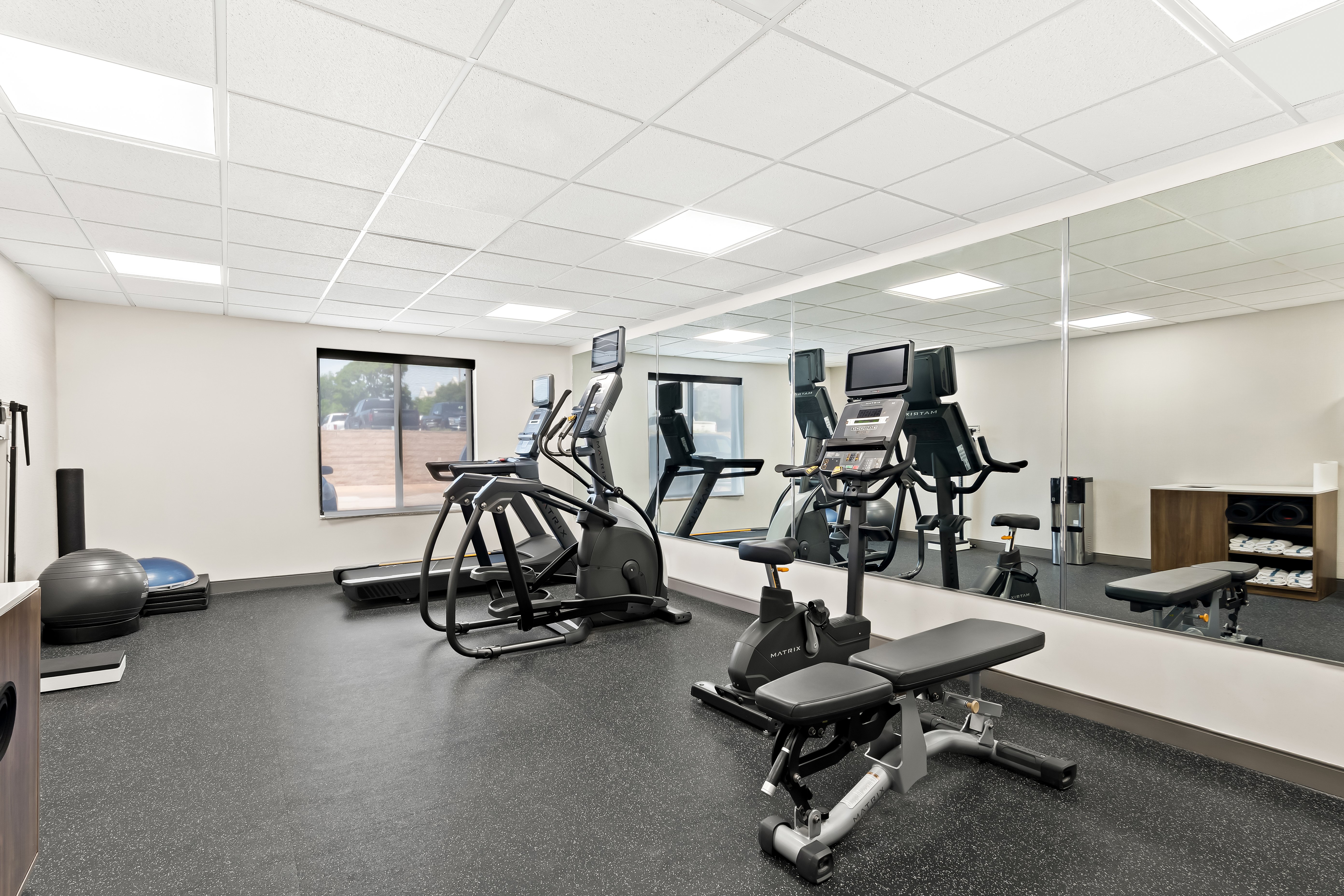 Holiday Inn Express Hotel Suites Perry 31/42