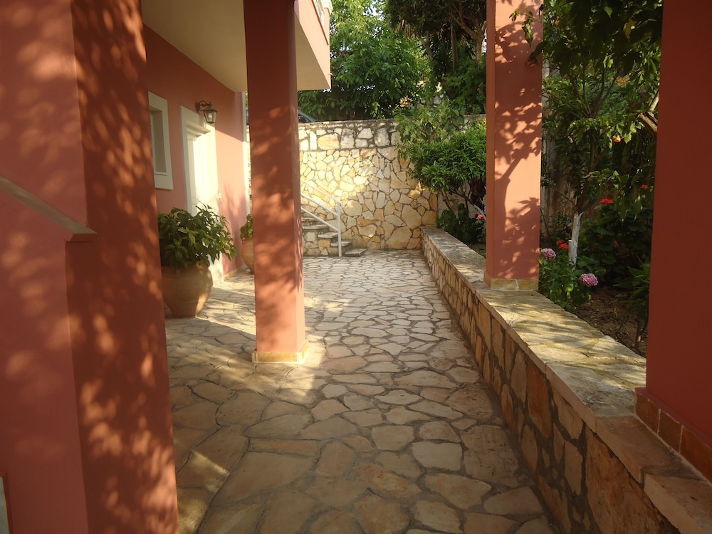 Villa Bambas 33/50