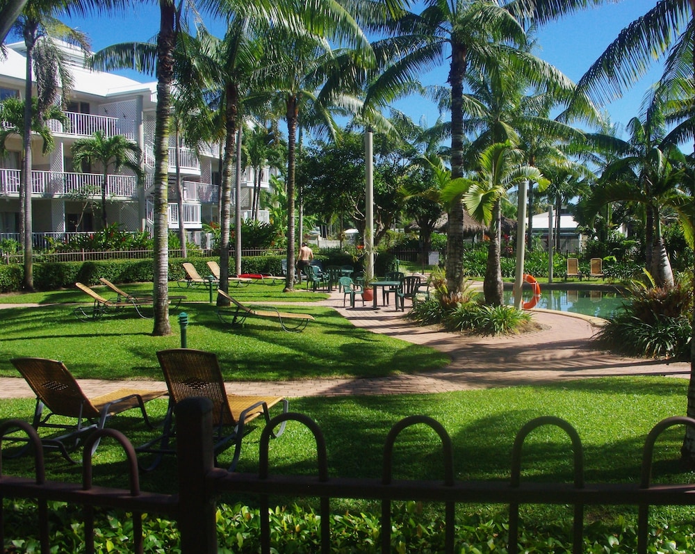 CAIRNS BEACH RESORT 36/49