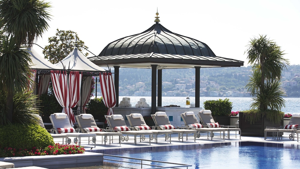 Four Seasons Hotel Istanbul at the Bosphorus 6/80