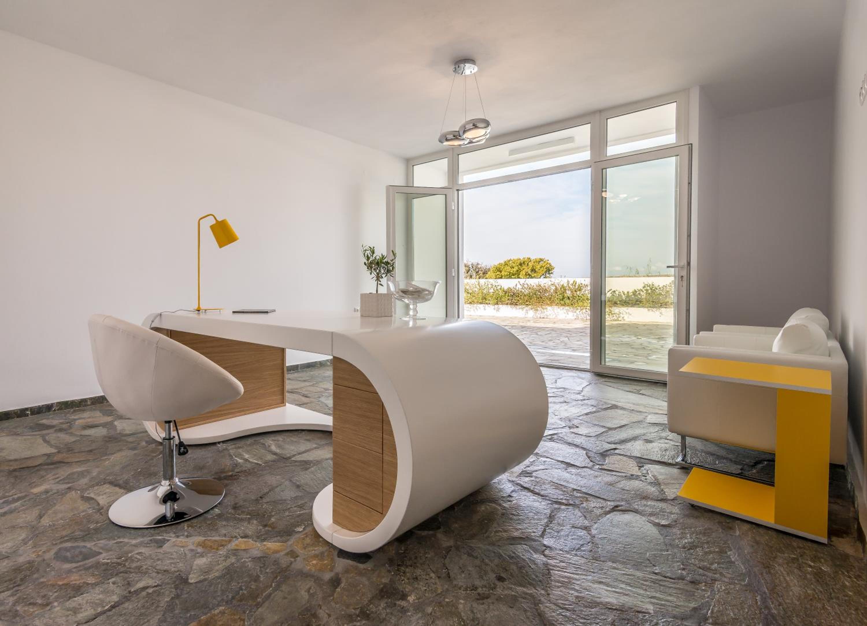 Eiriana Luxury Suites 33/60