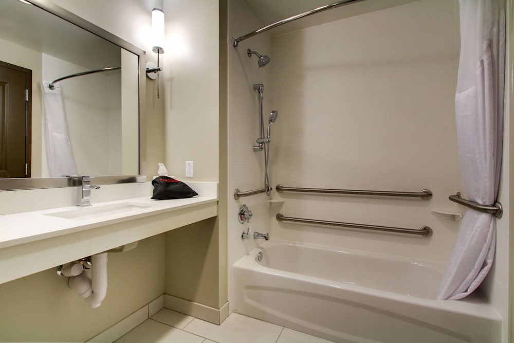 Holiday Inn Peoria At Grand Prairie 20/75