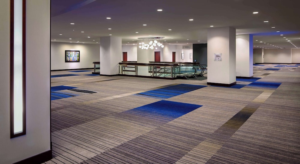 HYATT REGENCY VANCOUVER 64/72