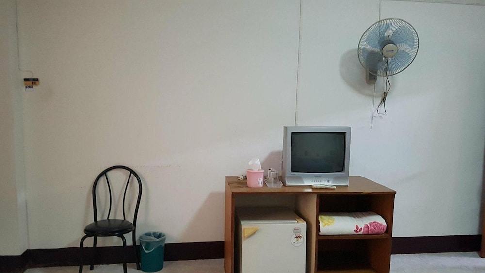Lp Apartment 18/19