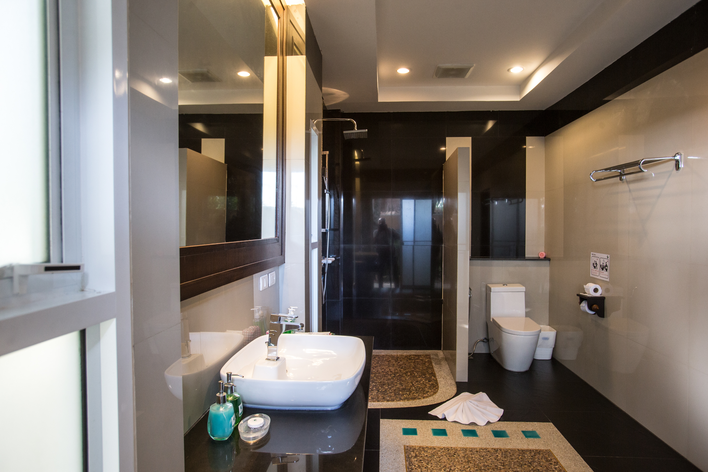 Hotel and Beach Bungalow at Lanta Resort 54/55