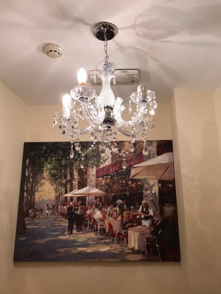 Euro Bar And Hotel 28/53