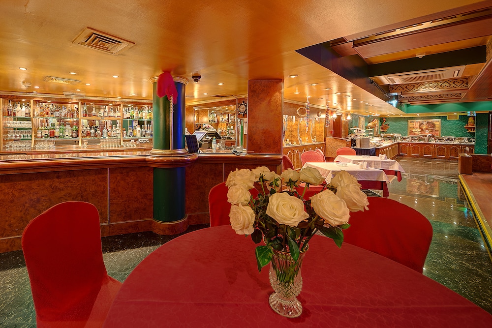 restaurant cafeteria