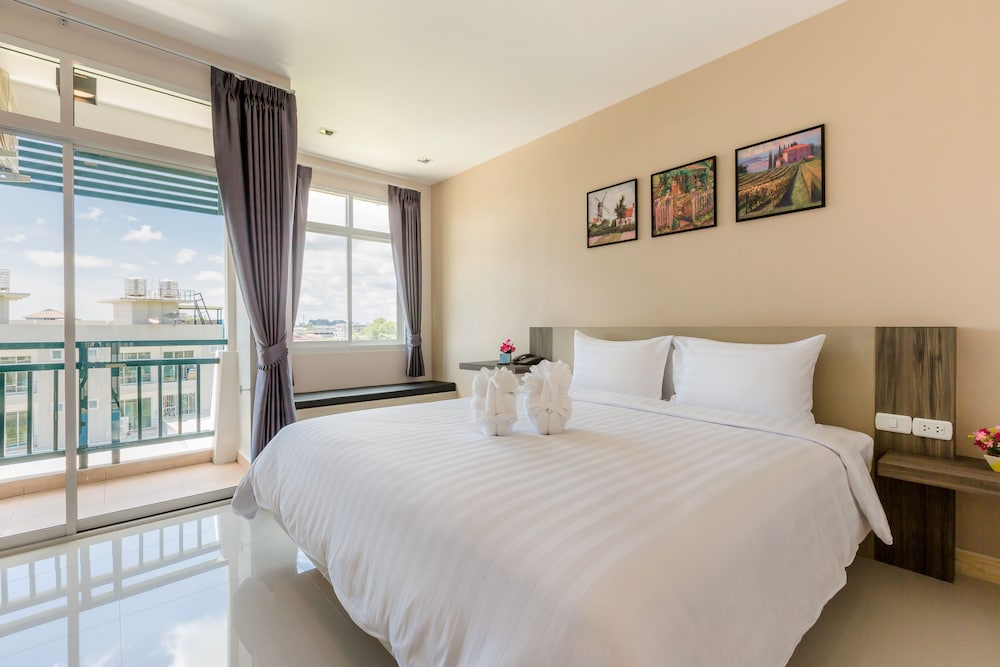 Evergreen Suite Hotel 16/54