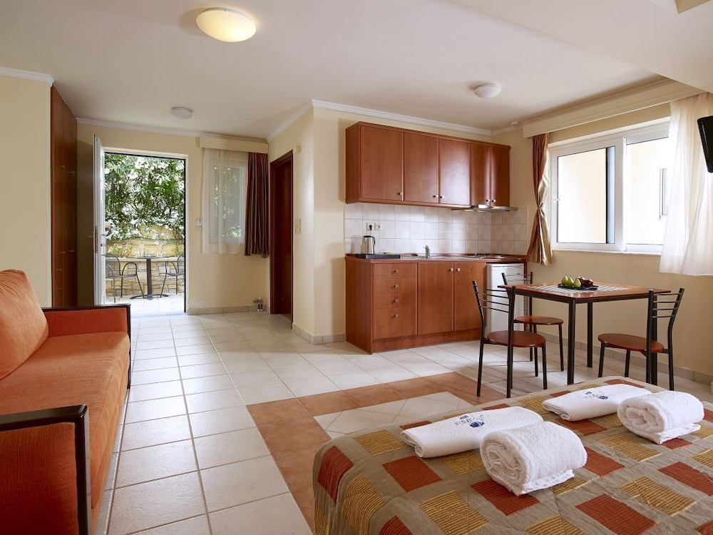 Avantis Suites Hotel 13/50