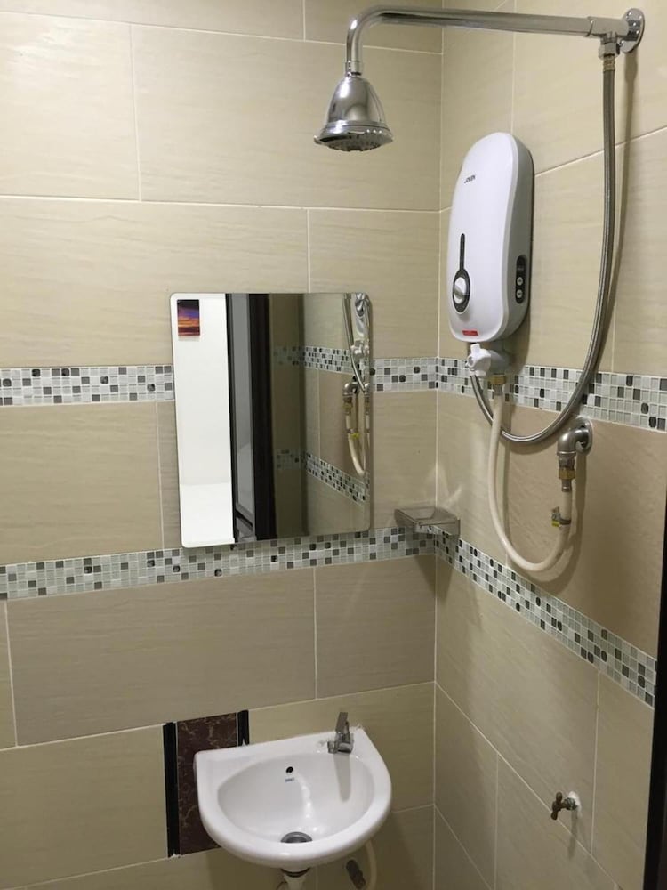 Ipoh Road Hotel 20/22