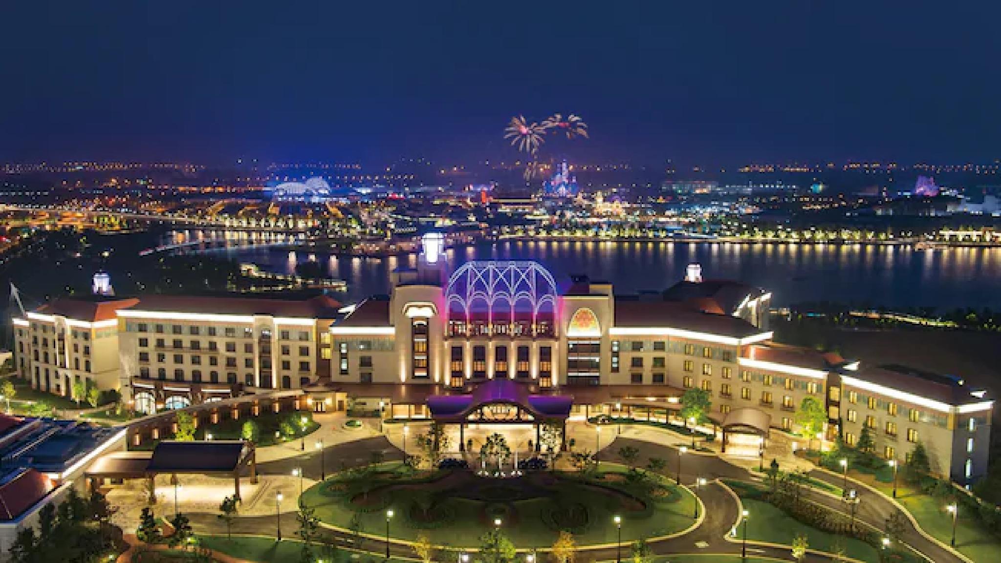 Disneyland Hotel 3/36