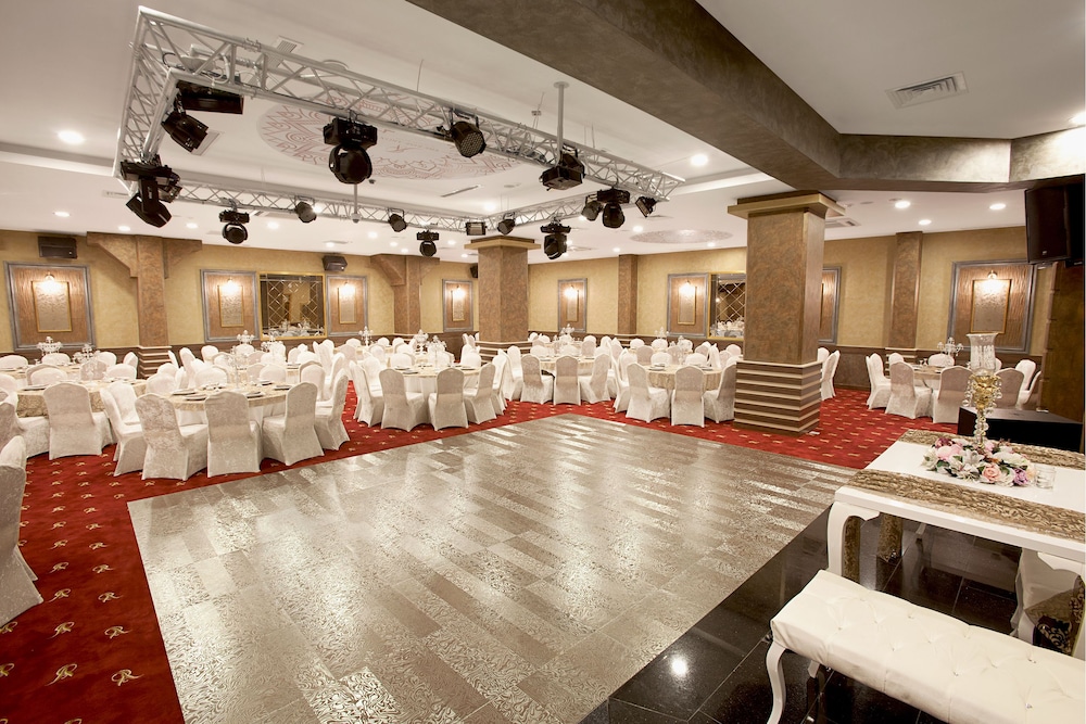 The Rise Aron Business Hotel Merter 51/58