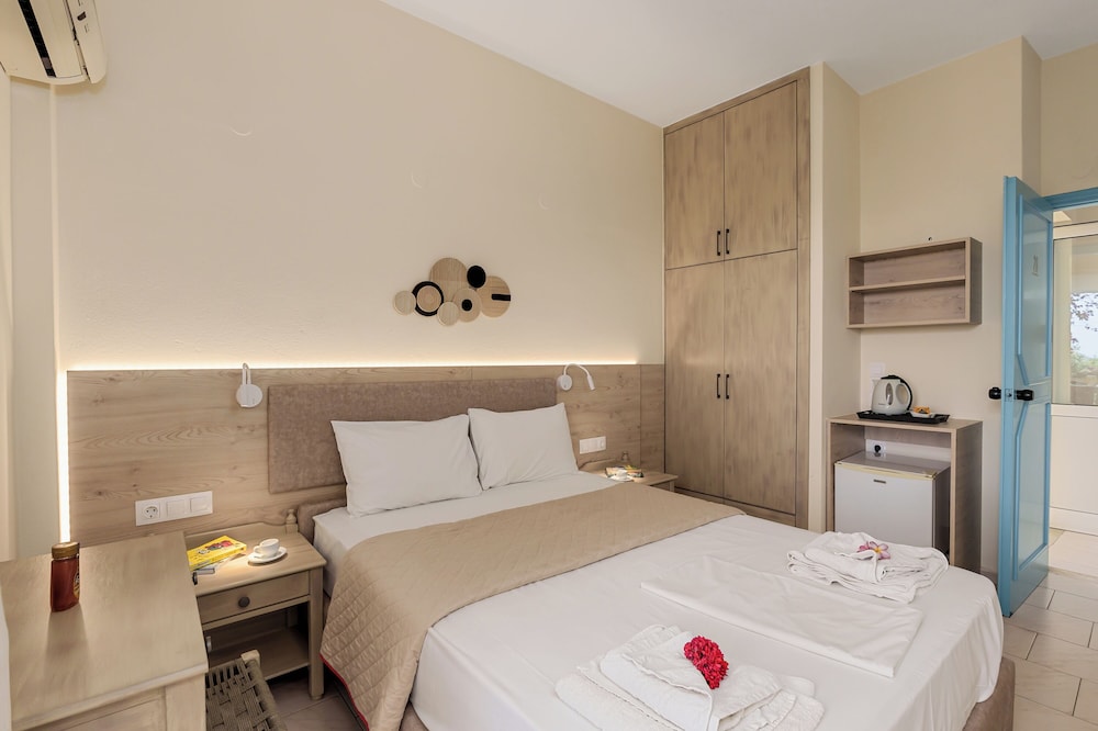 Sunrise Hotel and Apartments Rodakino 27/73
