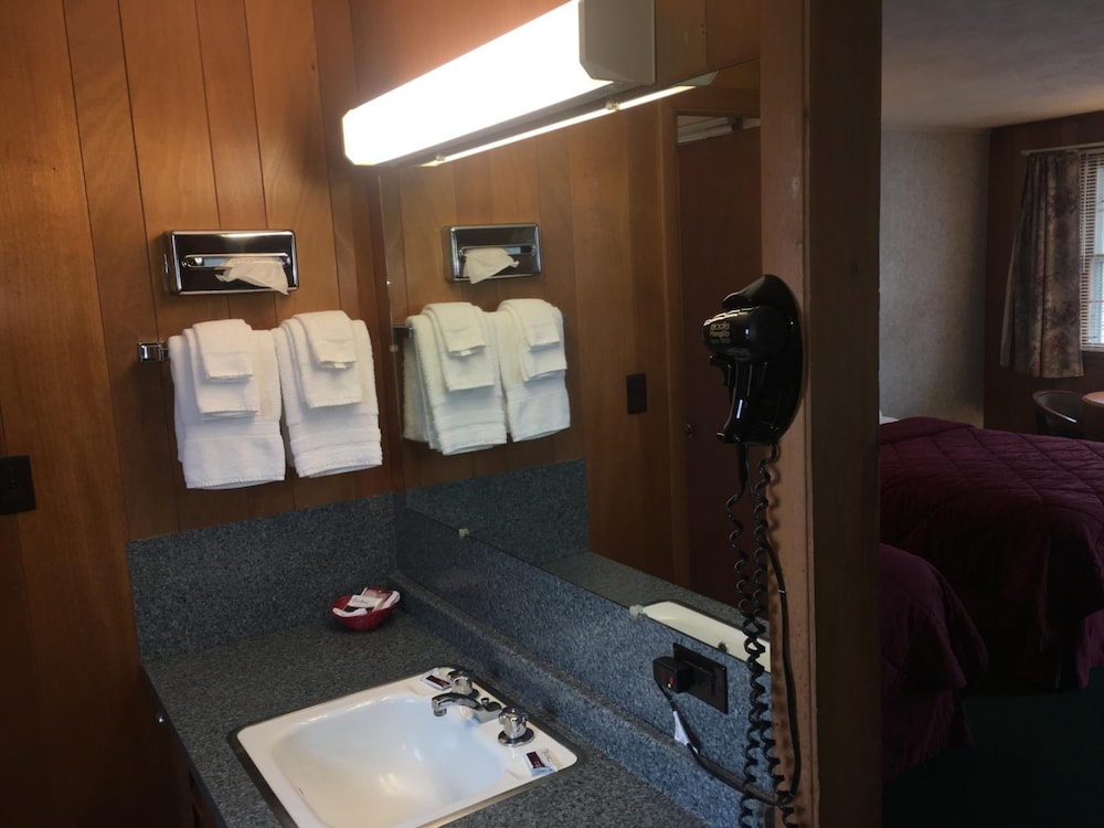 Stonybrook Motel & Lodge 27/59