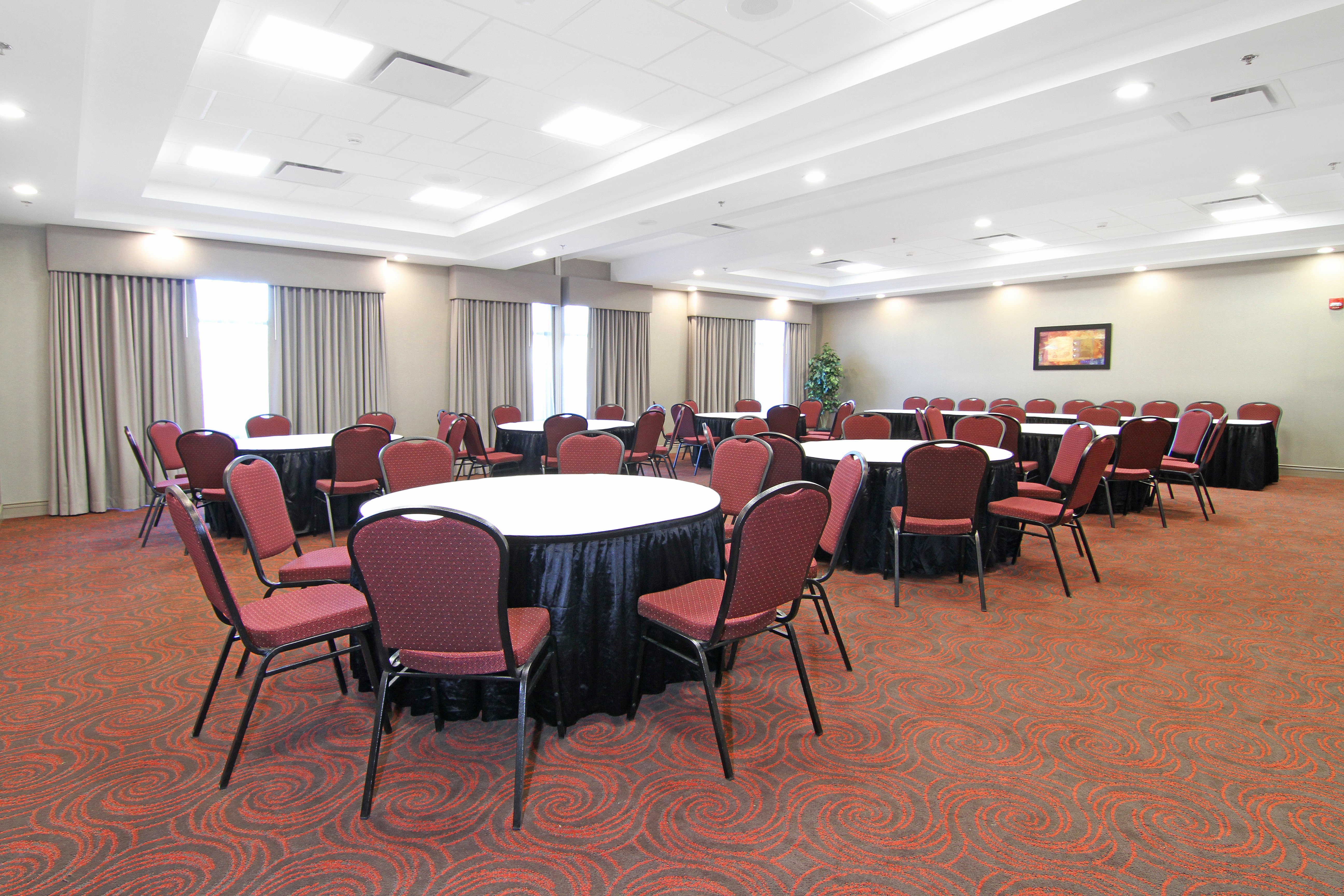 Holiday Inn Express And Suites Calgary Nw University Area 54/73