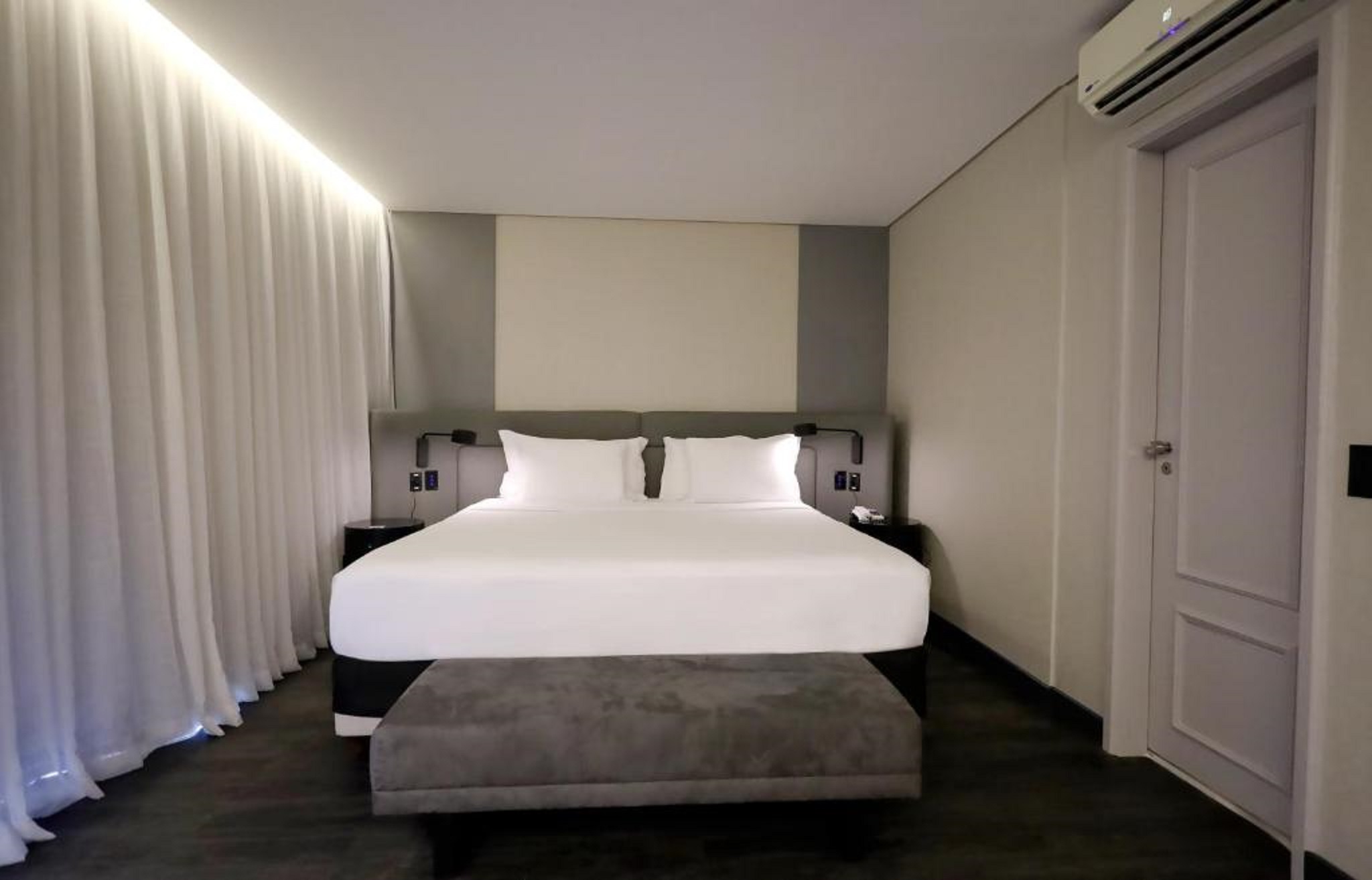 Room, King Bed