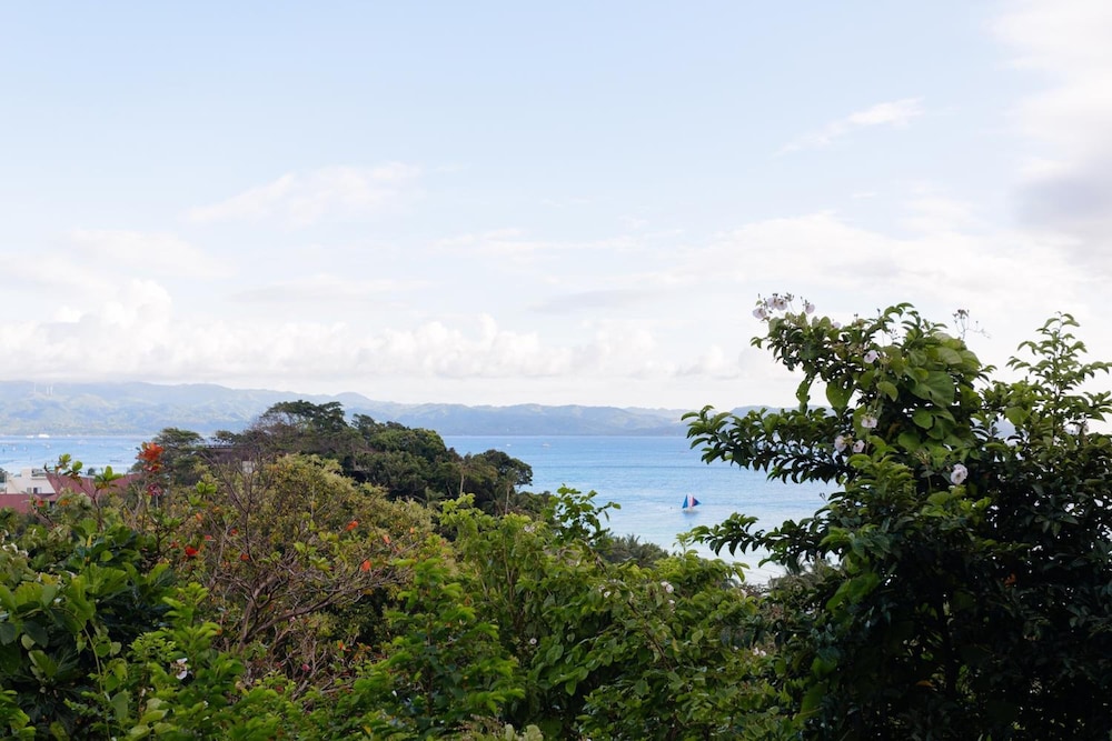 The Strand Boutique Resort 36/75