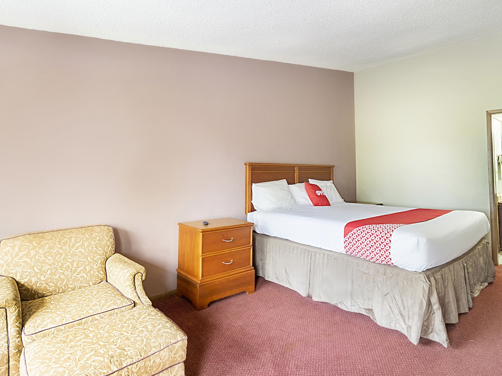 OYO Hotel Daleville AL Hwy 84 46/75