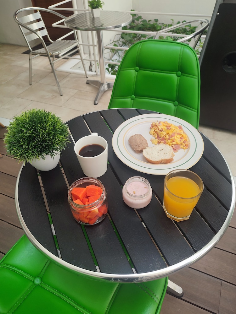 Lombardo Suites 37/50