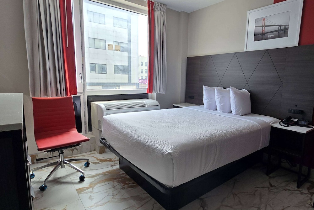 Ramada by Wyndham Brooklyn Empire Blvd 26/50