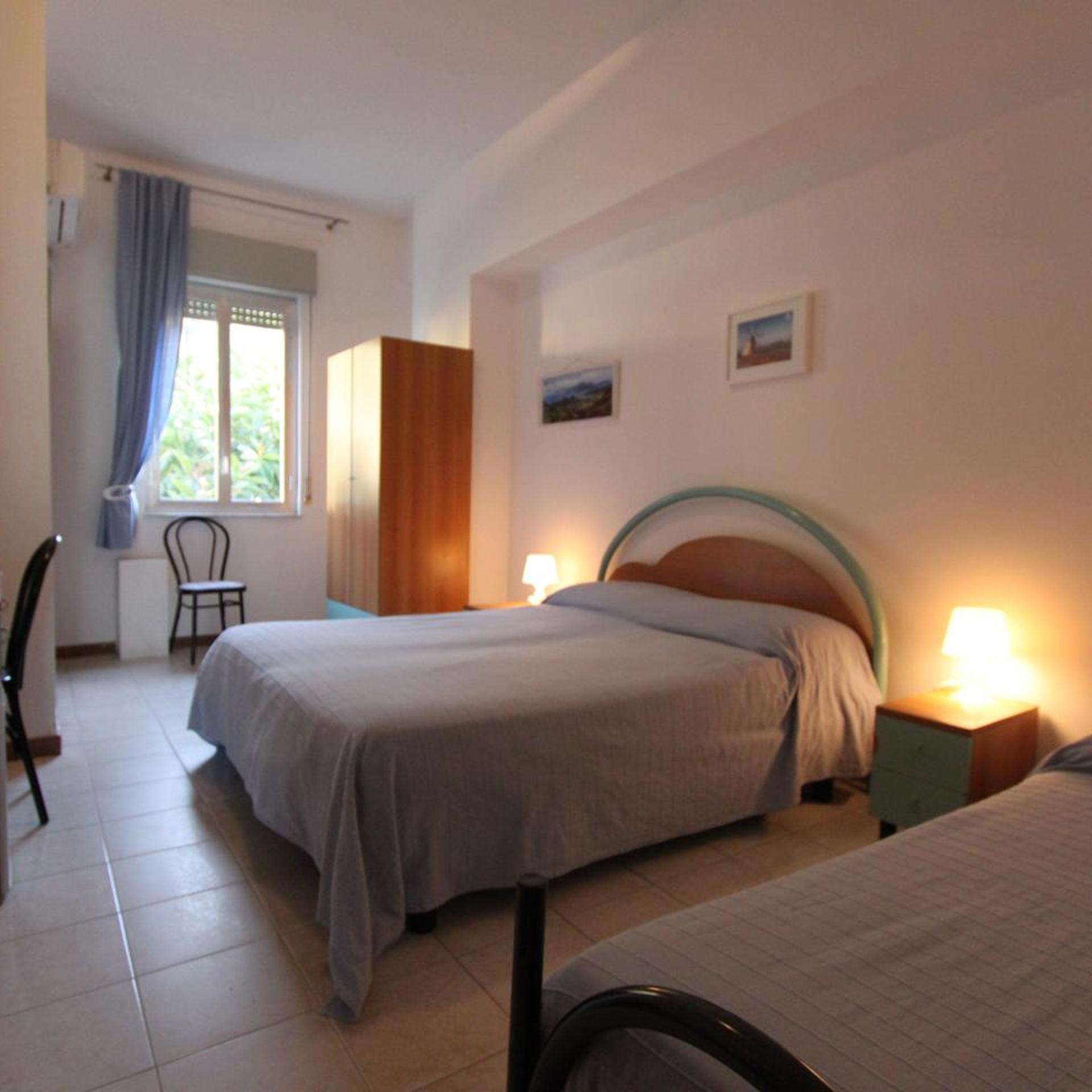Room, Triple