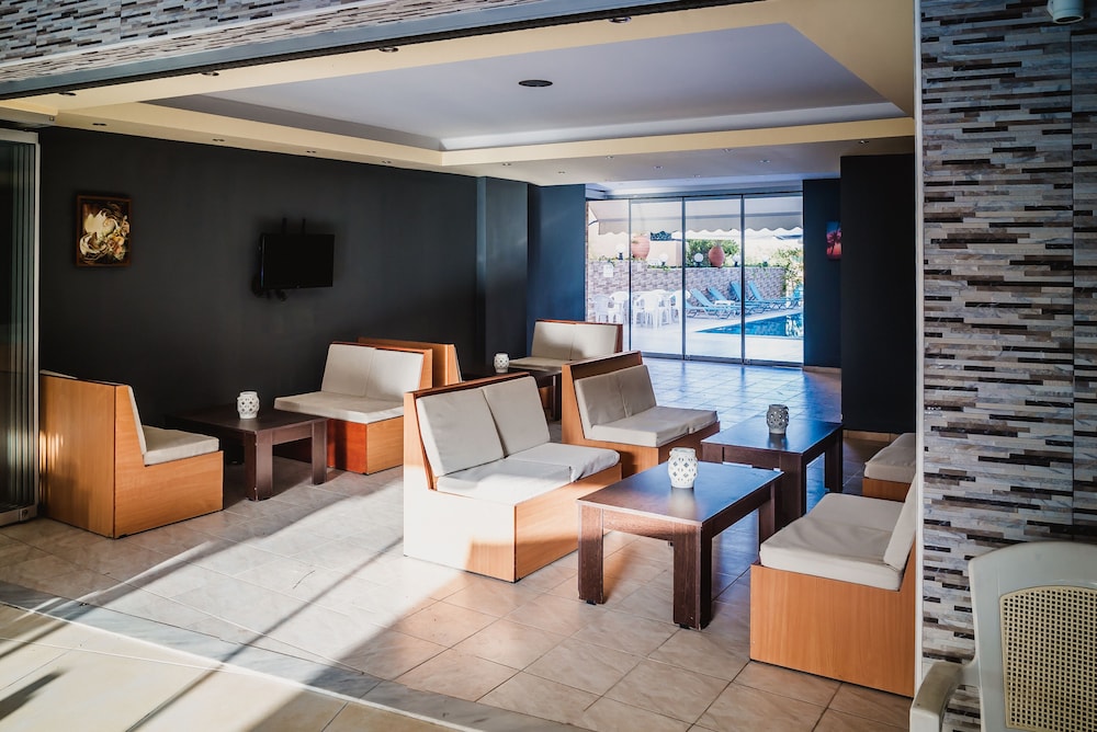 Cloud 9 Hotel Shisha & Cocktail Bar - Adults Only 18+ 33/51