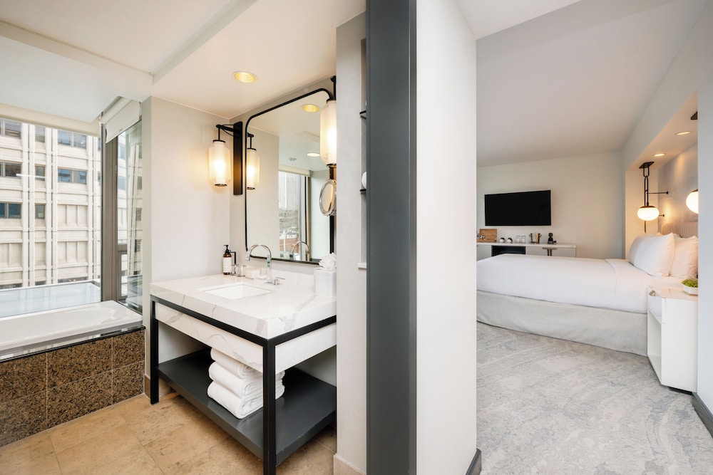 Fitness, King Bed, City View