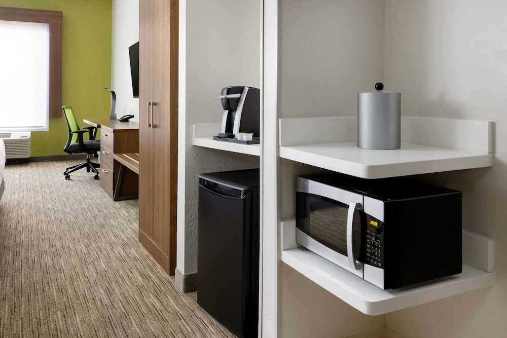 Holiday Inn Express & Suites Oakhurst Yosemite Park Area 41/48