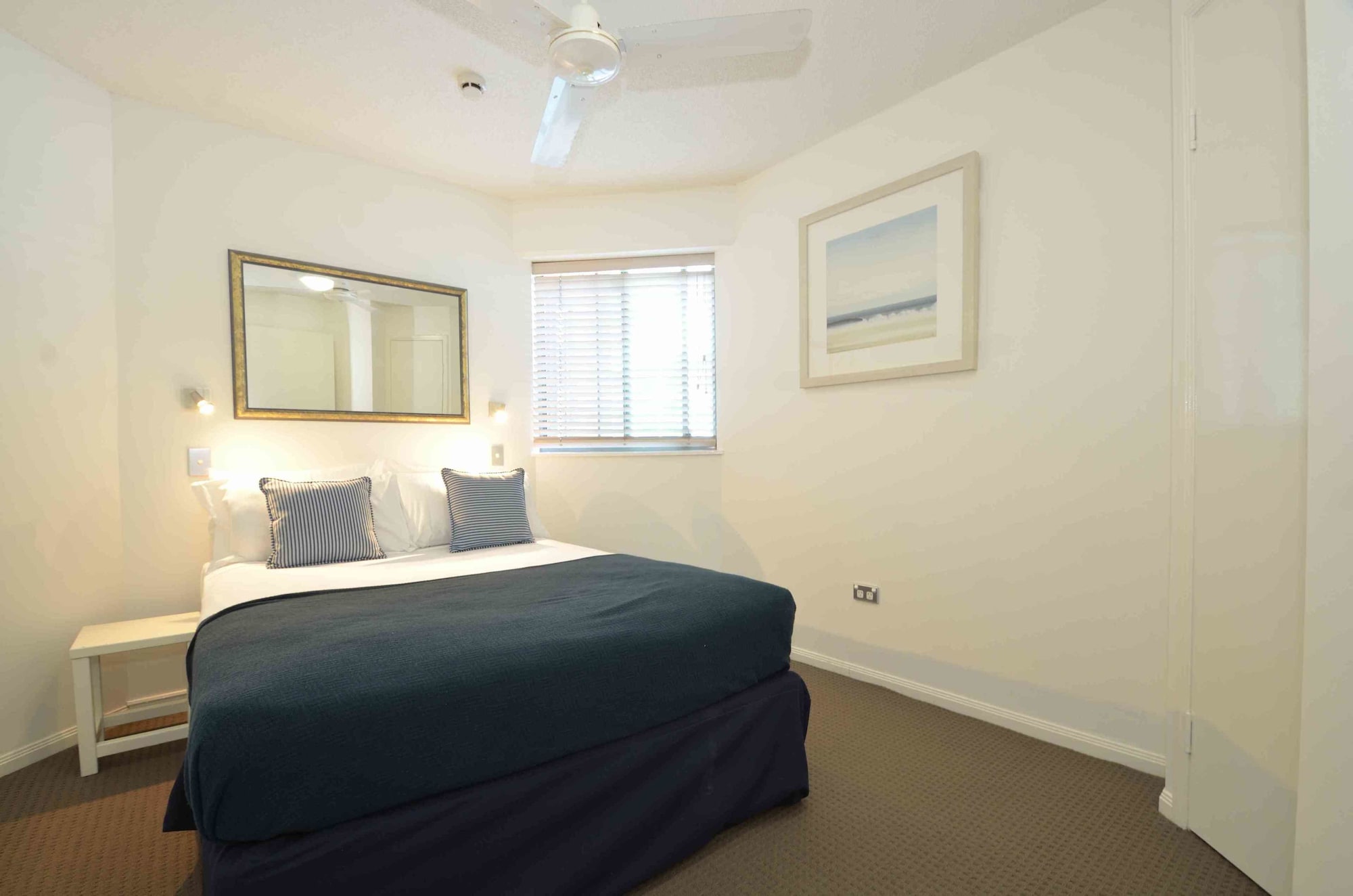 2 Bedrooms, Queen and Twin Beds, Beach Front