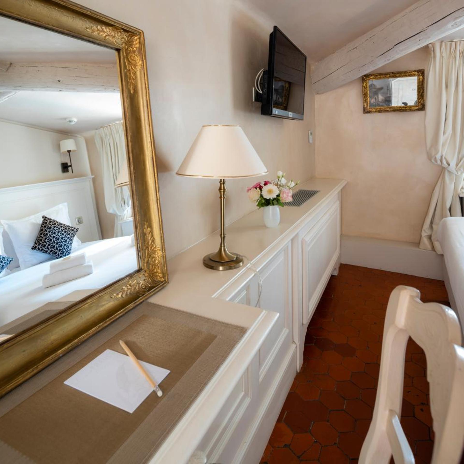 Rotonde, Double Bed