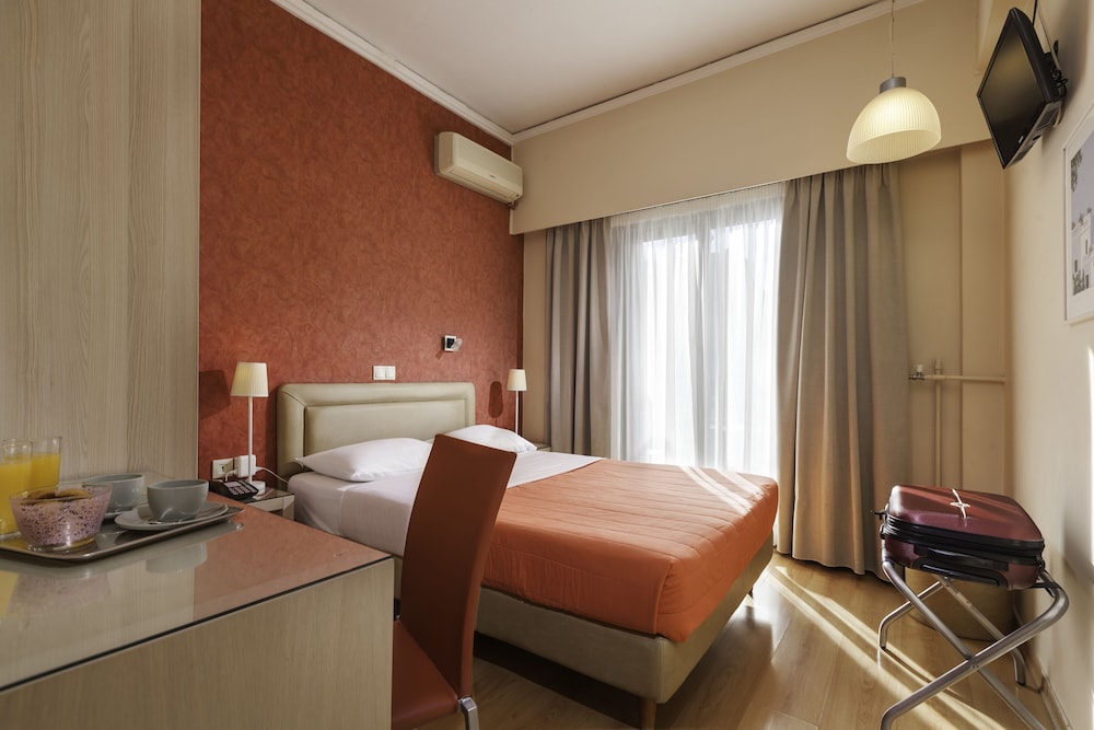 Lilia Hotel Piraeus 16/47