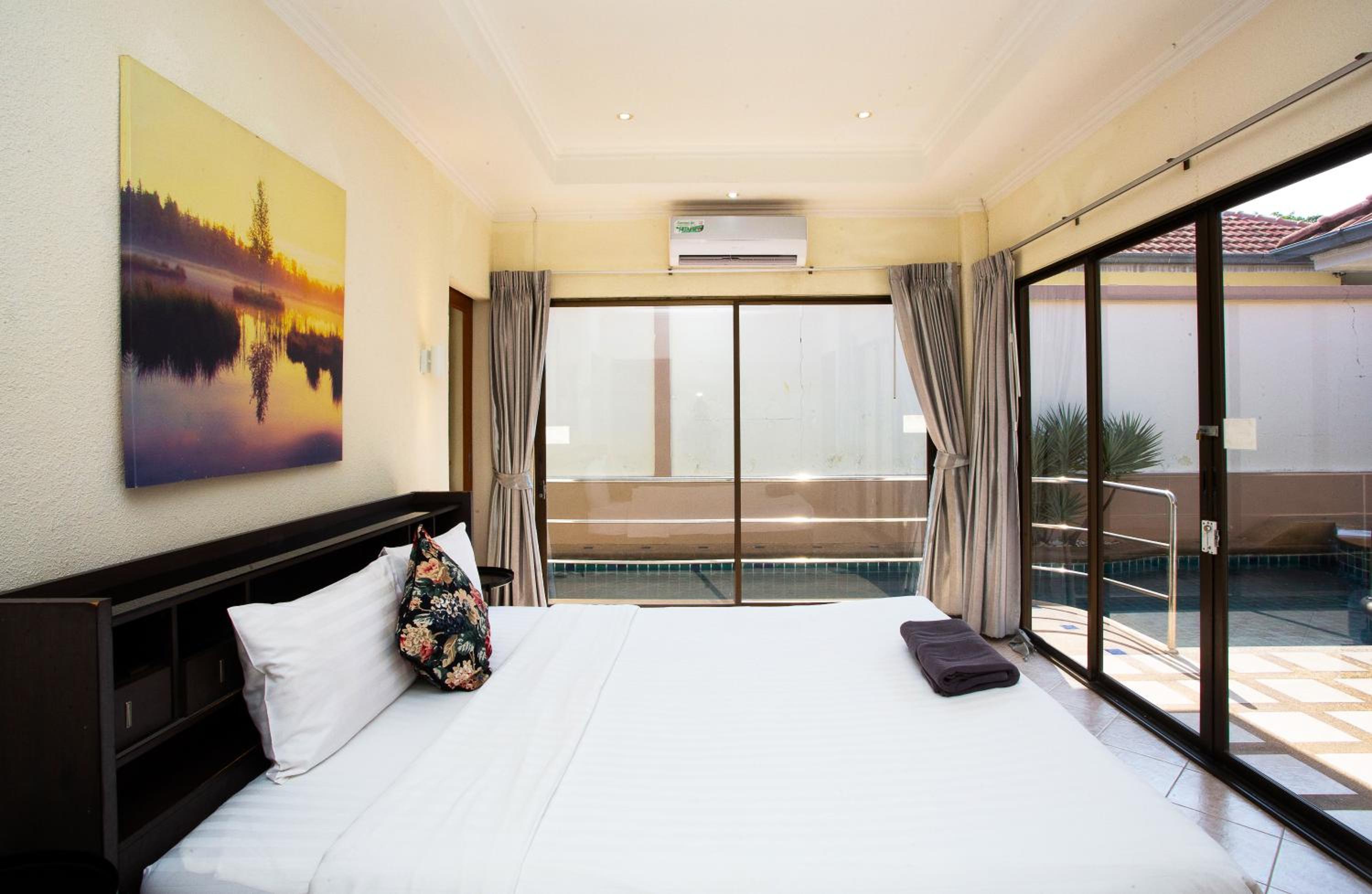 2 BEDROOMS, SUPERIOR, VILLA, PRIVATE POOL, HOT TUB