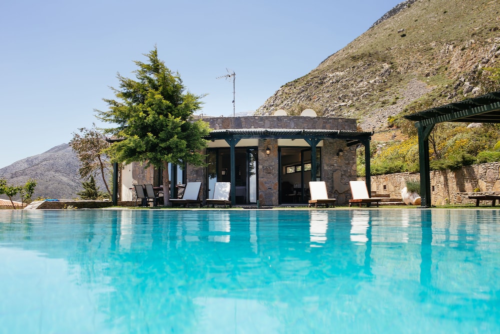 Aetovigla Guest Houses 29/30