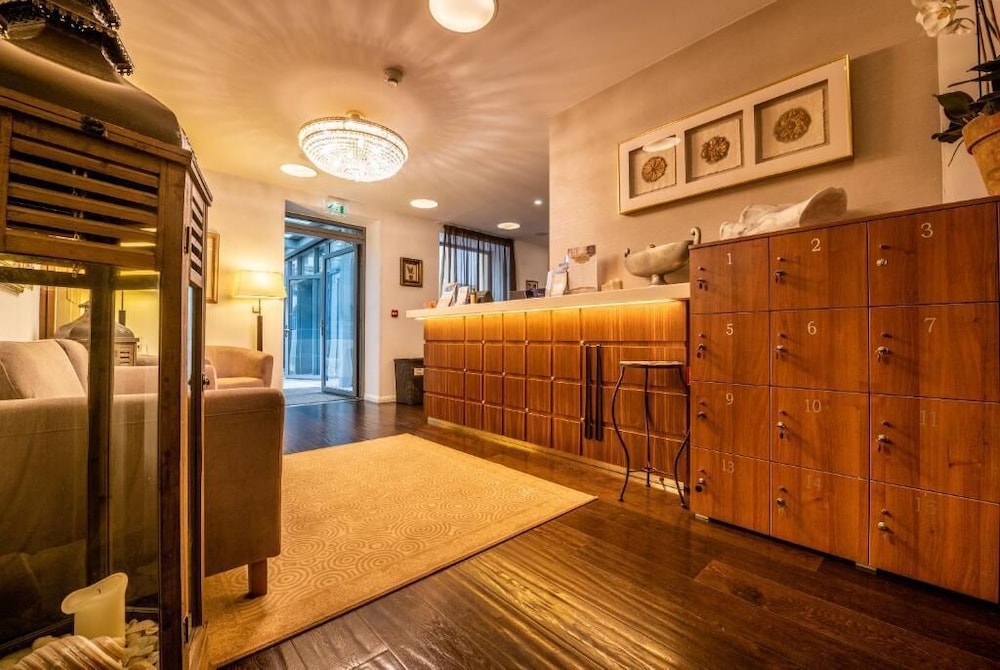 Hotel Elizabeth 7/50