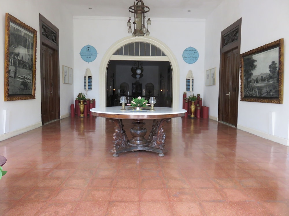 Hotel Tugu Blitar 55/67