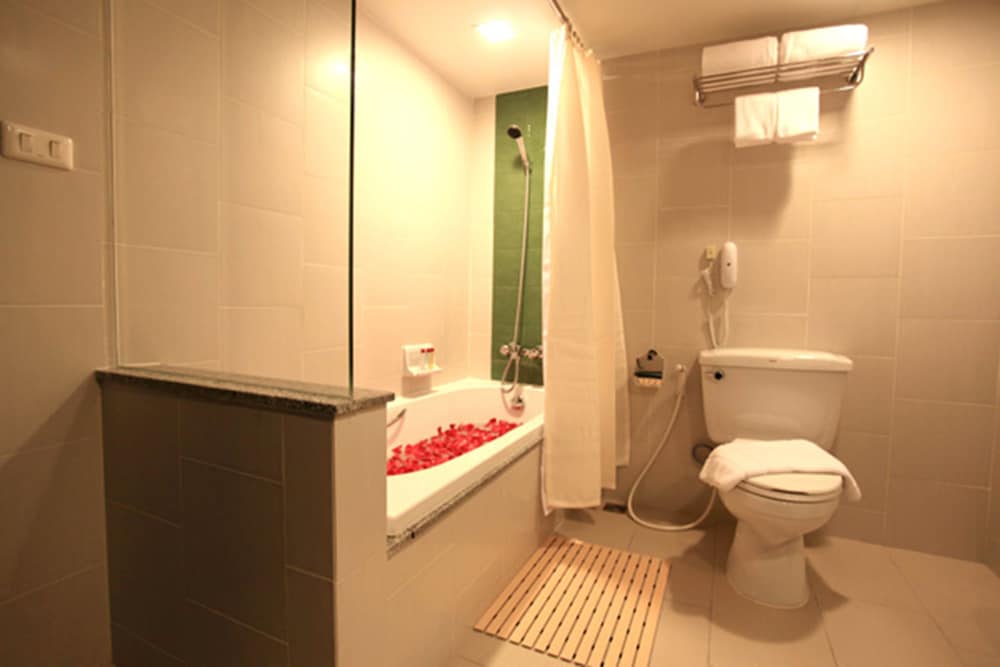 Ambassador Hotel Bangkok 50/50