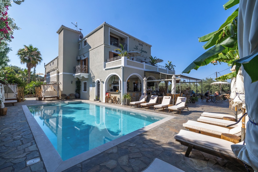 La Signora Hotel 7/50